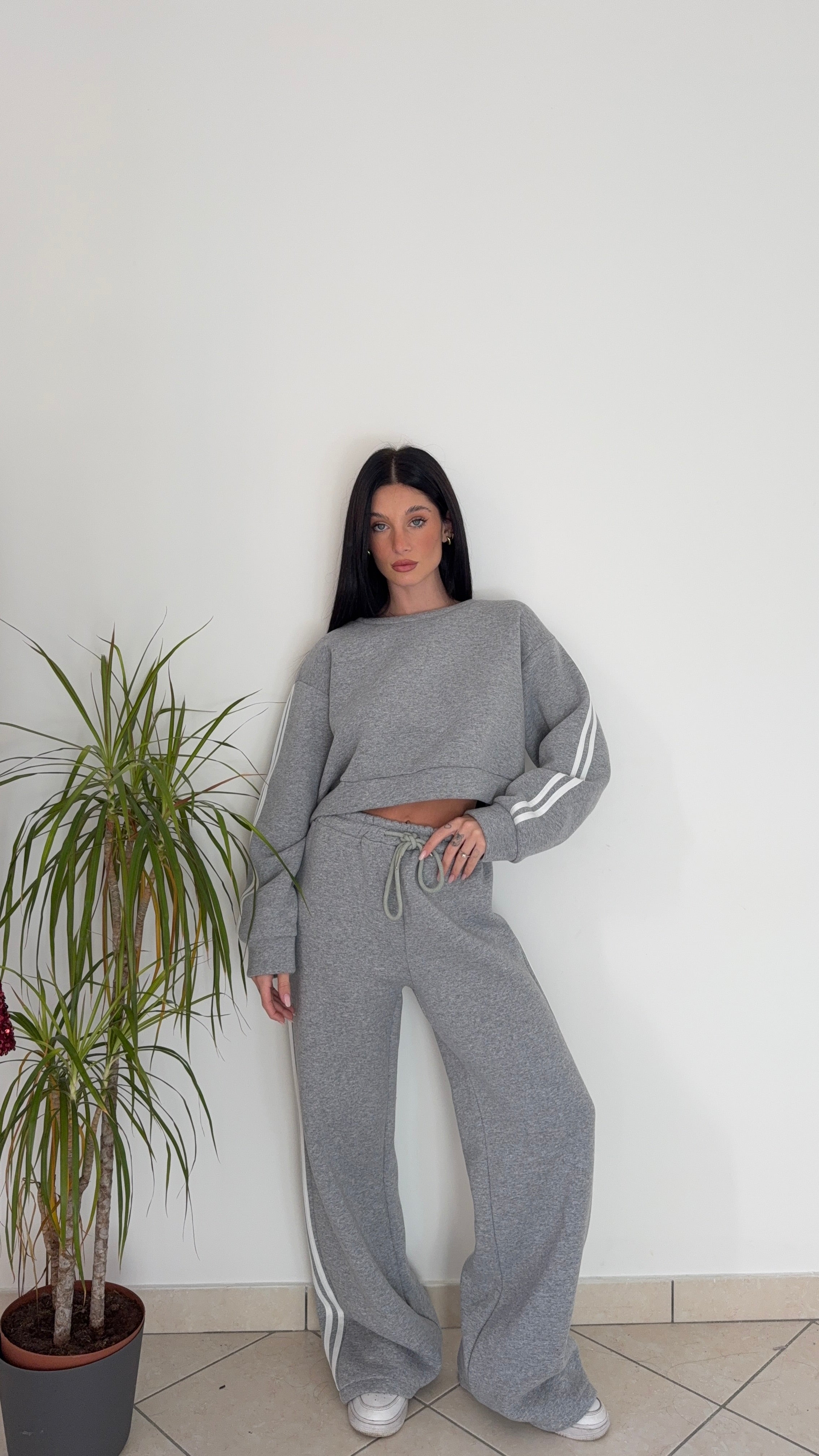 Tuta Grigia Con Righe