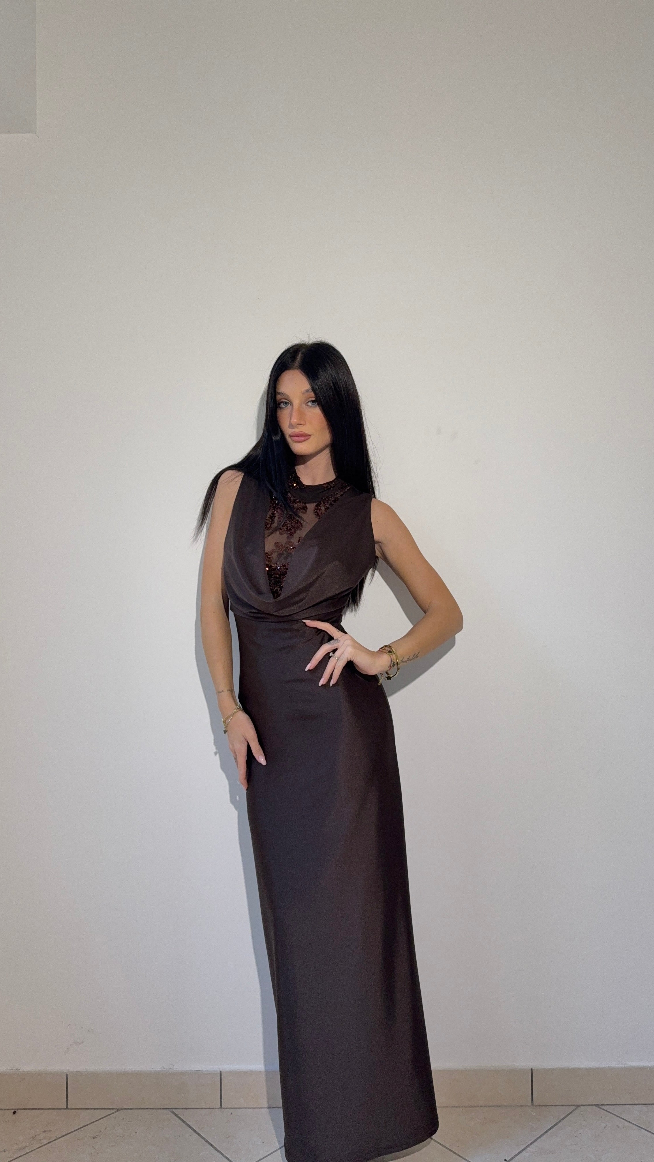 Abito Marrone con Paillettes