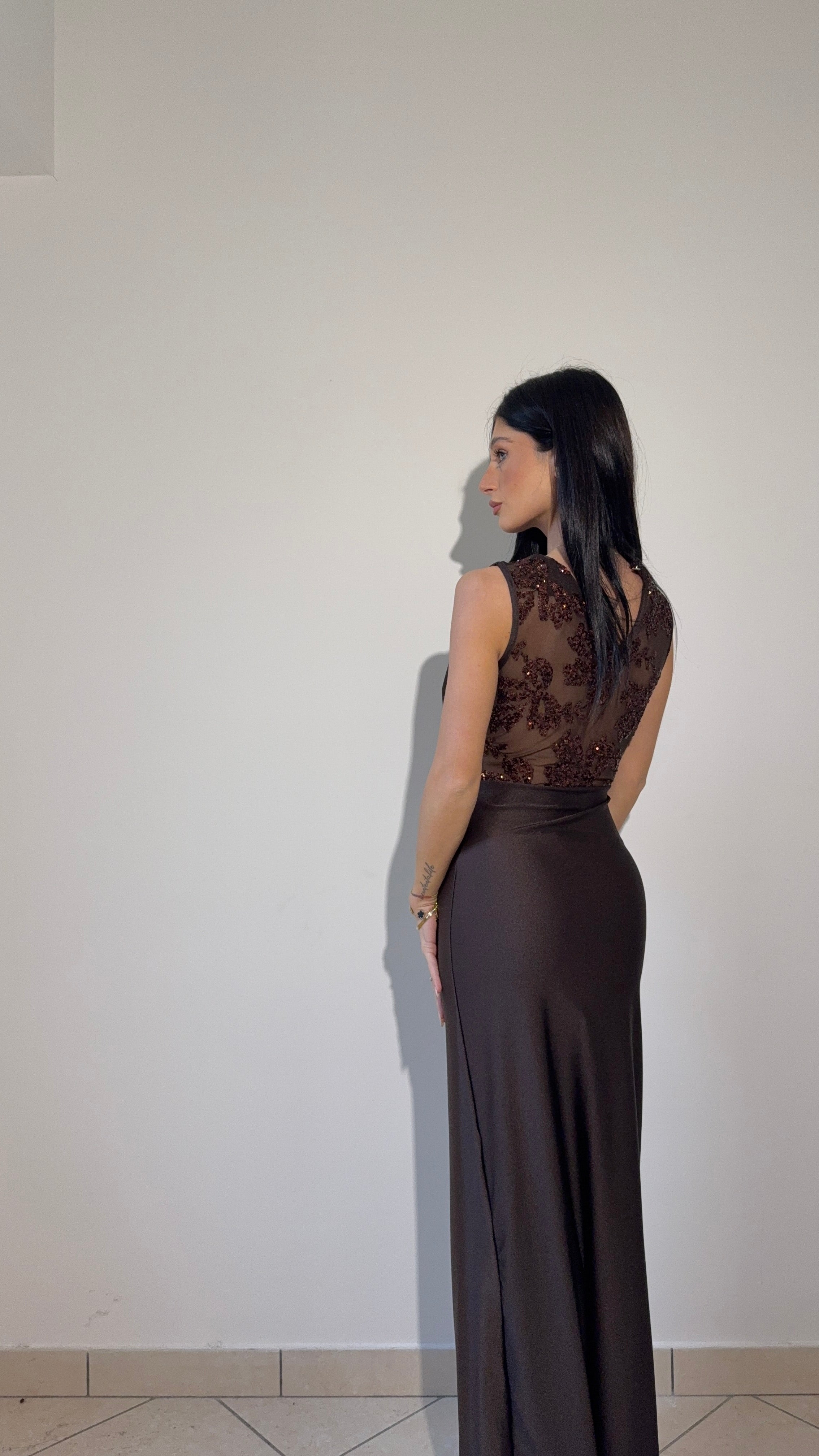 Abito Marrone con Paillettes