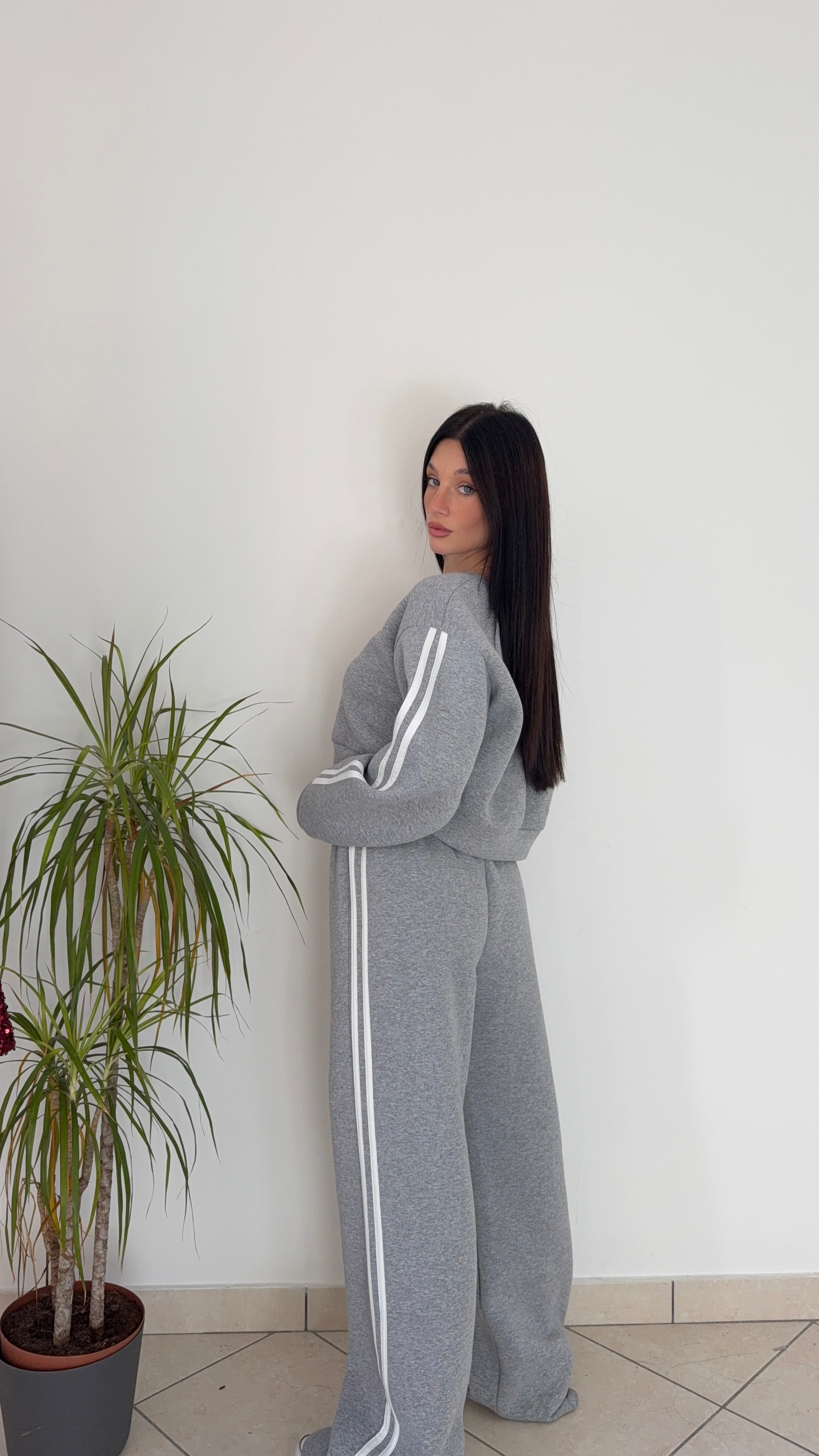 Tuta Grigia Con Righe