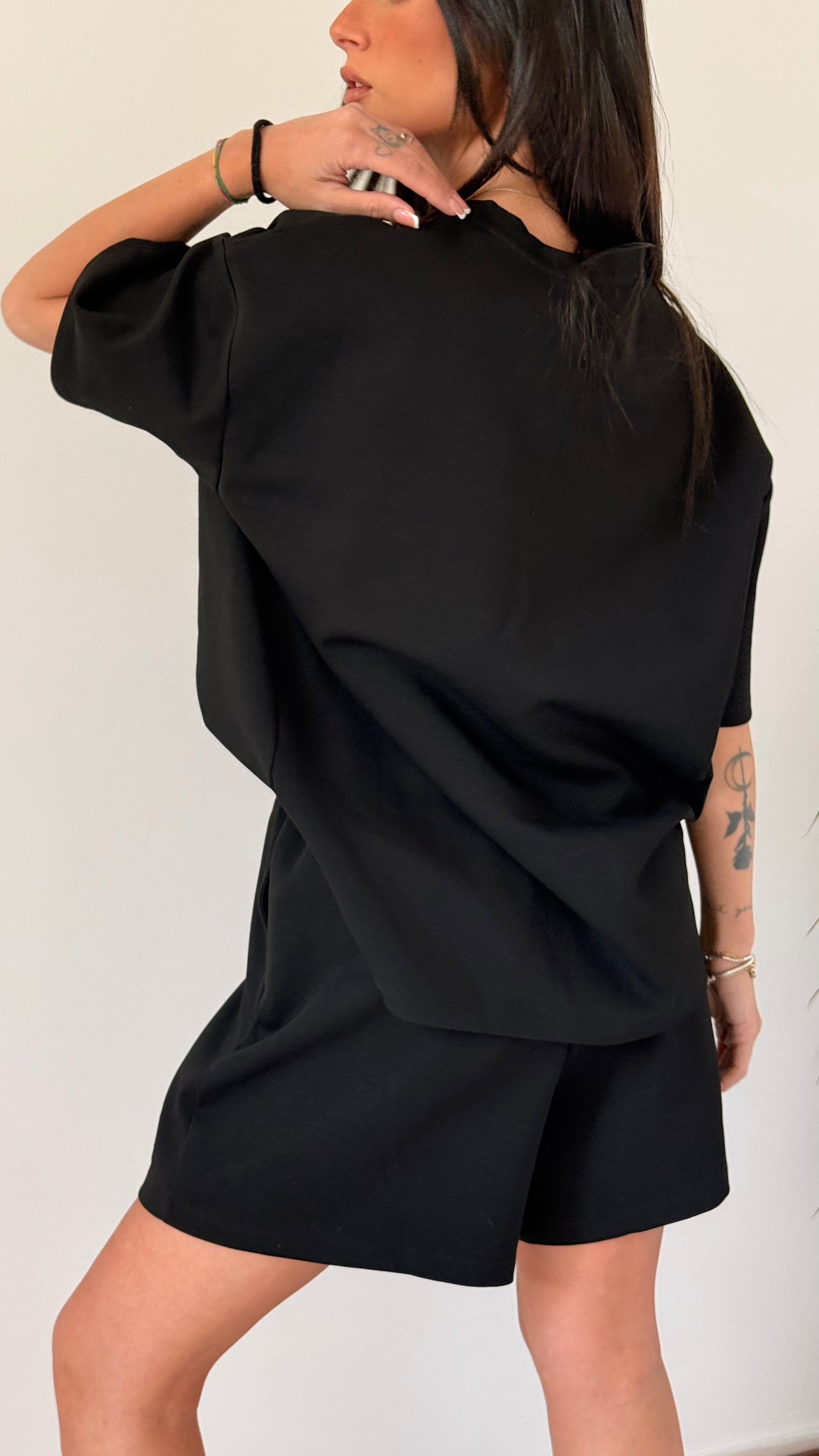 T-shirt Nera By Lumina